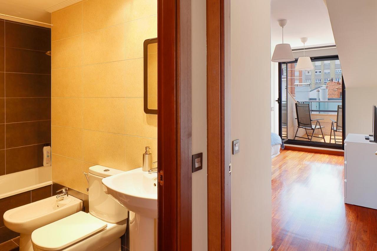 גיחון Atico Con Terraza, Vistas Al Mar Y Parking En Playa De S Lorenzo מראה חיצוני תמונה